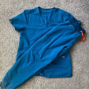 FIGS Alps Blue Casma Scrub Top & Zamora Jogger Pants Set - Size M